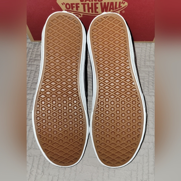 Vans Sk8 Hi, Black, size 8 men, 9.5 women - Picture 4 of 6